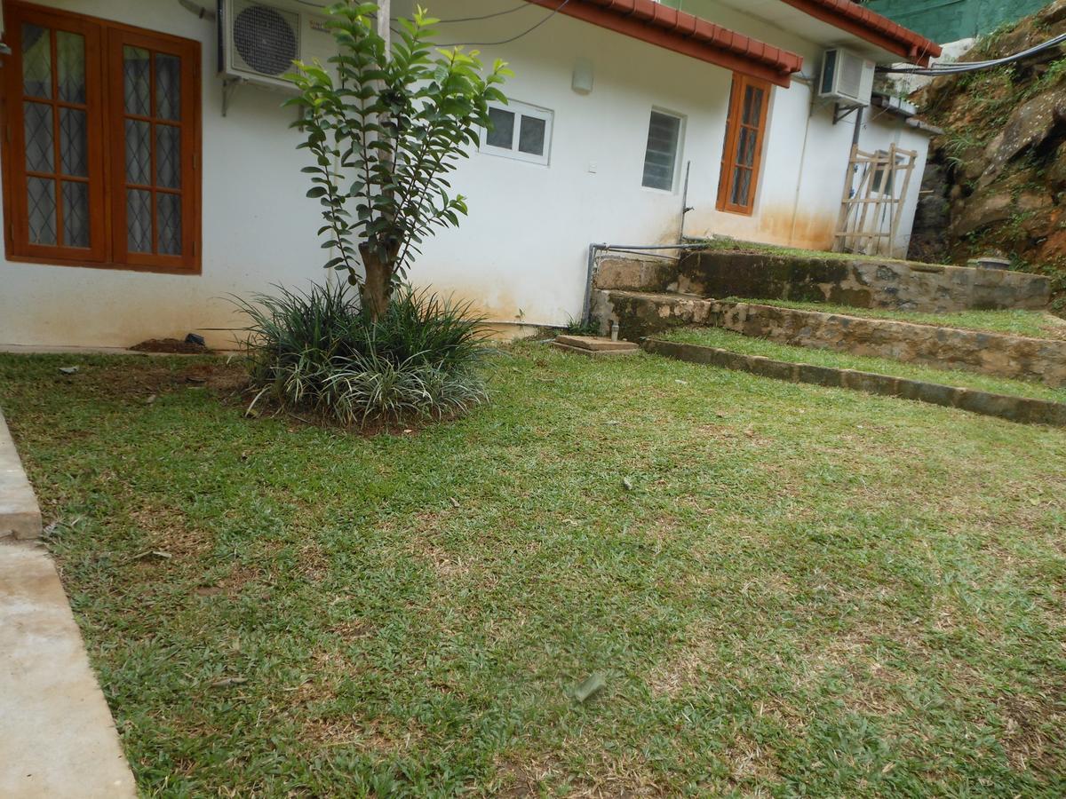 Lavender Hills Home Stay Канди Экстерьер фото